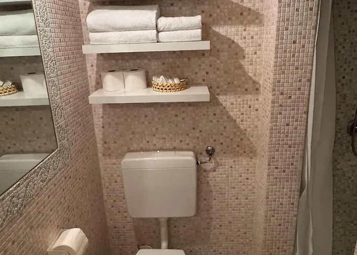 Studio Apartment *