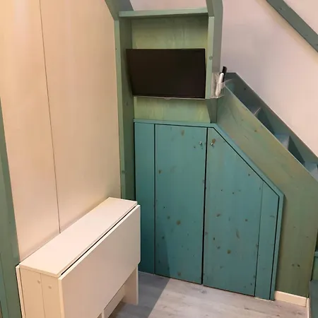 Studio Apartment *