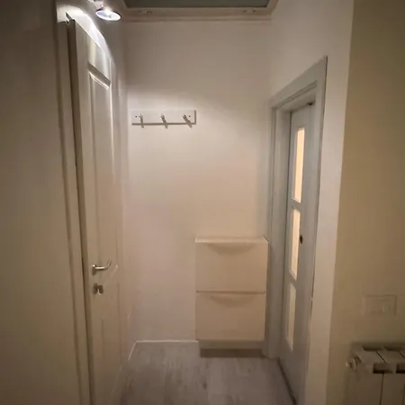 Studio Apartment *