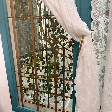 דירה Studio Apartment *